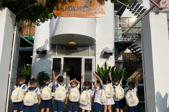 Làm sao để cho các bé không sợ và khóc khi đến trường ?